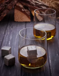 Echos 4er Whisky Steine Set Aus Granit | Wieder Verwendbar | Im Hochwertigem Stoffbeutel | 9 Echos 4er Whisky Steine Set Aus Granit | Wieder Verwendbar | Im Hochwertigem Stoffbeutel | -Pokalserie 219bb78da1e6b8272ee881864eda4b44