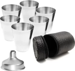 Outdoor Saxx® - 8-Teiliges Edelstahl-Becher Set, 6 Unzerbrechliche Schnaps-Becher, Schnaps-Gläser Aus Metall, Metall-Becher Mit Einfüll-Trichter Und Leder-Tasche, Ideales Flachmann-Zubehör -Pokalserie 2e9508b6198bd8338a3f9dda89430a3d