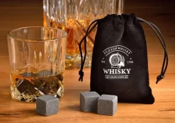 Whisky Geschenkset Nicht Nur Für Whisky Liebhaber:innen, 8 Granit Whisky Steine, 2 Whiskygläser, Eiswürfelzange Und Samtbeutel In Toller Holz Geschenkbox. Neidfaktor Inclusive -Pokalserie 6df386650d3cd3bd800f12f8c0609fa4