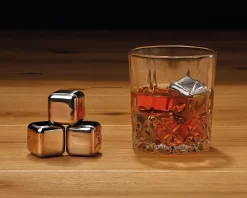 Whisky Geschenk-Set Mit 2 Gläsern, Eiswürfeln Aus Edelstahl, Zange, Samtbeutel In Einer Schönen Holzbox -Pokalserie c35d68c3437388441d1681e52ad6adec