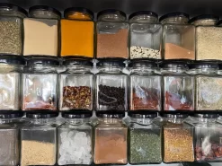 UNPERFEKT PERFEKT - STARTER SET Gewürzglas Mit Deckel 24Stk + AUFKLEBER